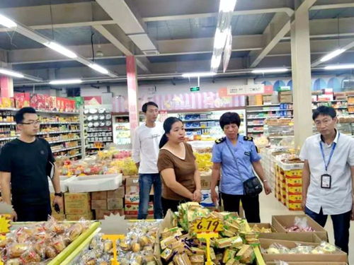 又到中秋佳節時,舌尖安全更需注意 咱白鶴今天開展了食品流通專項檢查,保障大家舌尖上的安全